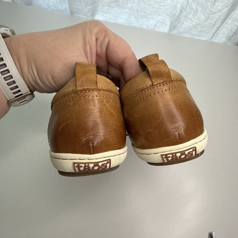 TAOS Court Shoes Slip-On Size 8 Caramel Brown Leather Sneakers Loafers NEW - Picture 7 of 9